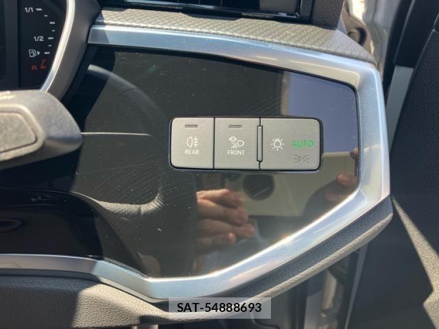 Audi Q3 2022-02 8795309-17