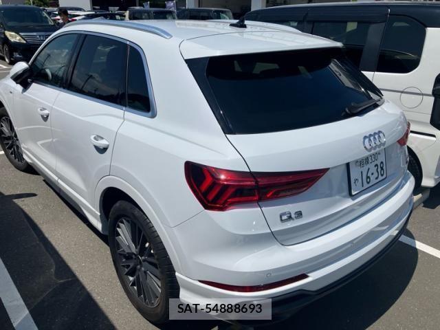 Audi Q3 2022-02 8795309-5