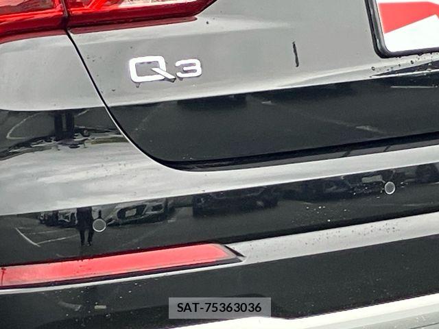 Audi Q3 2022-06 8827912-11