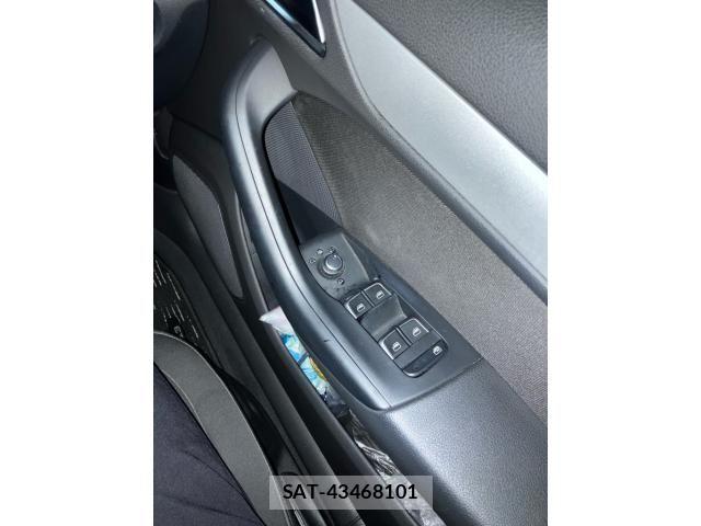 Audi Q3 2015-09 8848275-18