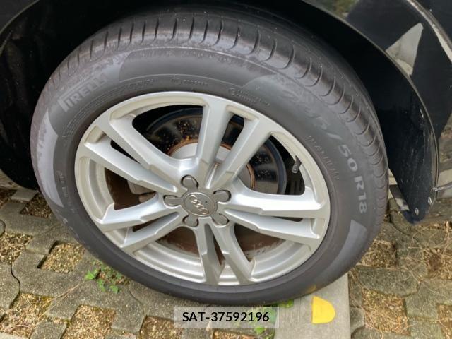 Audi Q3 2018-03 8883321-6