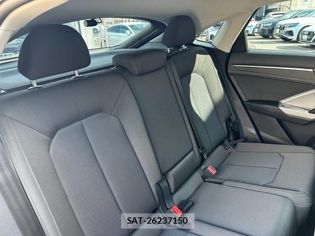 Audi Q3 2020-09 687296-14