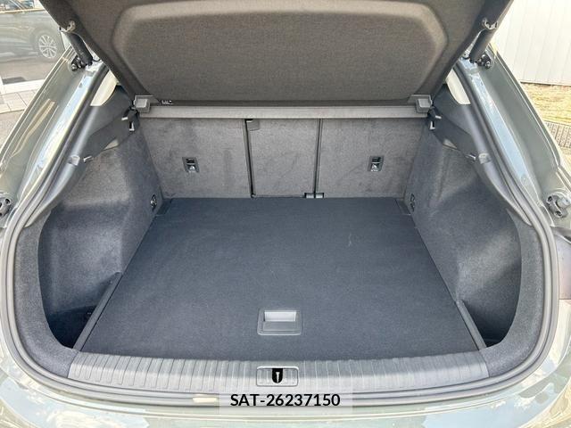 Audi Q3 2020-09 687296-16