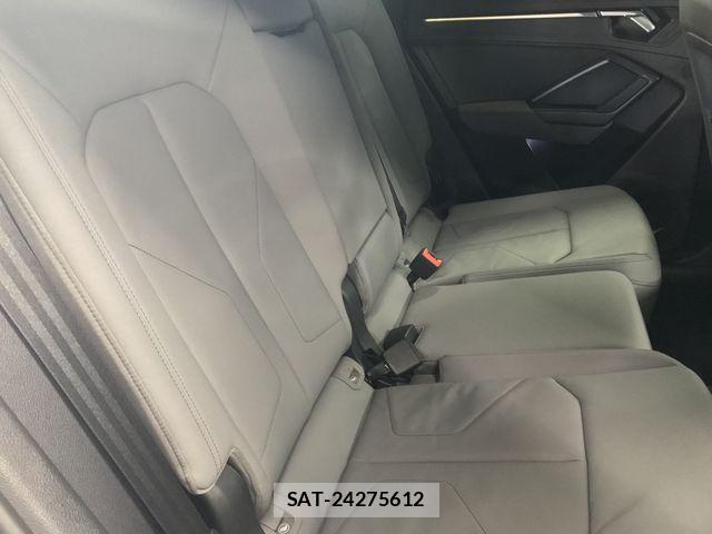 Audi Q3 2021-06 3420318-11