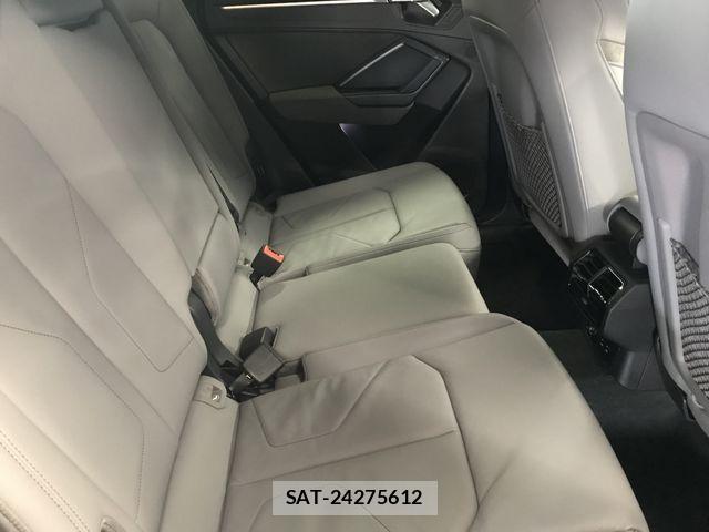 Audi Q3 2021-06 3420318-12