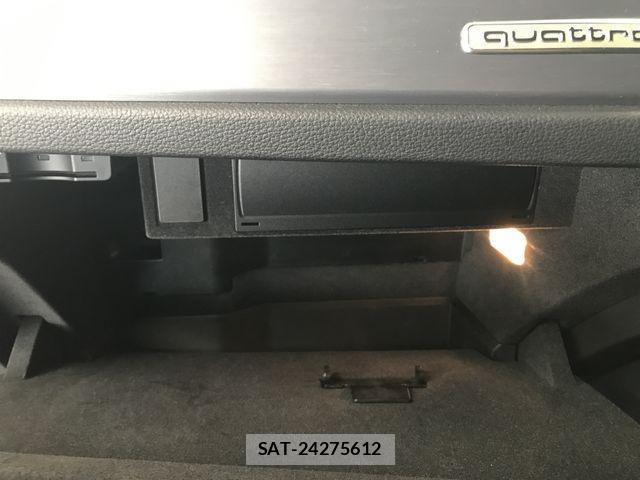 Audi Q3 2021-06 3420318-22