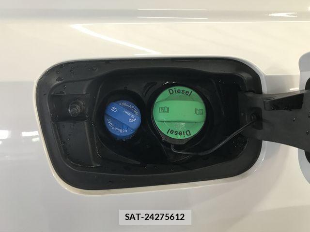 Audi Q3 2021-06 3420318-25