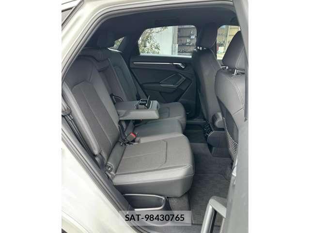 Audi Q3 2021-02 6242239-12