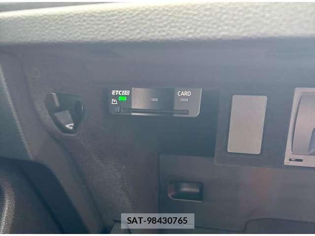 Audi Q3 2021-02 6242239-26