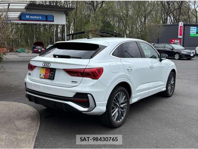 Audi Q3 2021-02 6242239-3