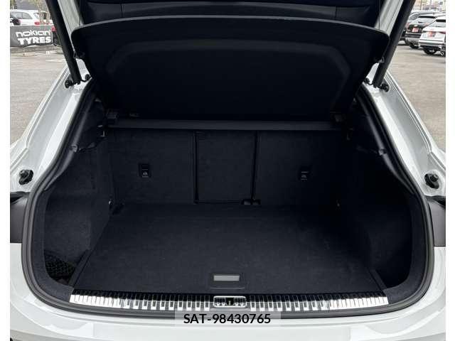 Audi Q3 2021-02 6242239-5
