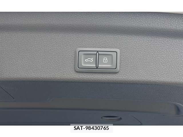 Audi Q3 2021-02 6242239-6