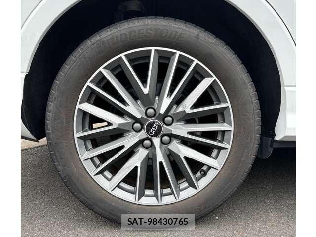 Audi Q3 2021-02 6242239-7