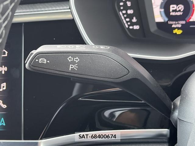 Audi Q3 2025-09 7215038-9