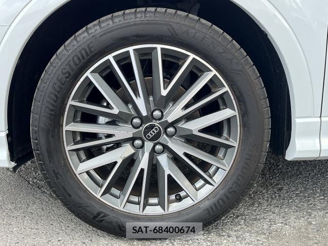 Audi Q3 2025-09 7215038-12