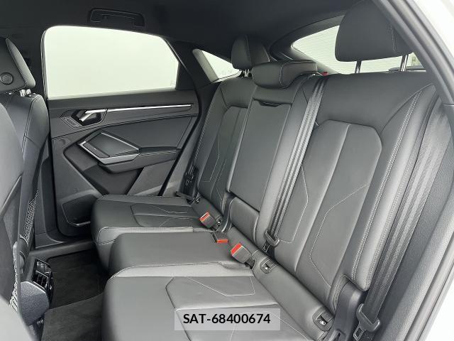 Audi Q3 2025-09 7215038-14