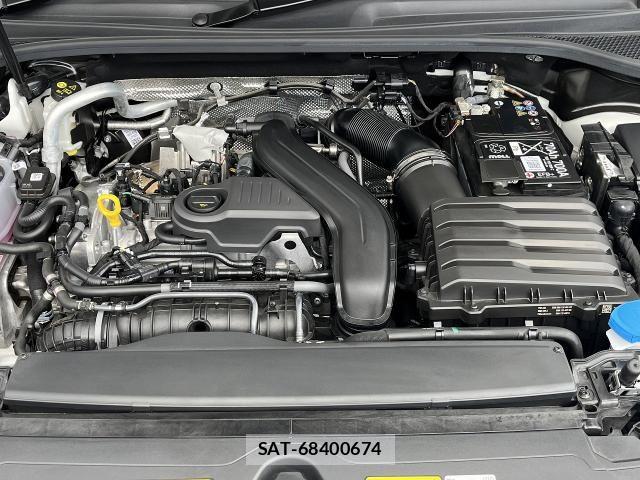 Audi Q3 2025-09 7215038-16