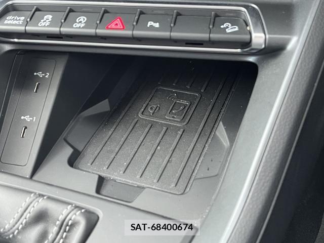 Audi Q3 2025-09 7215038-7