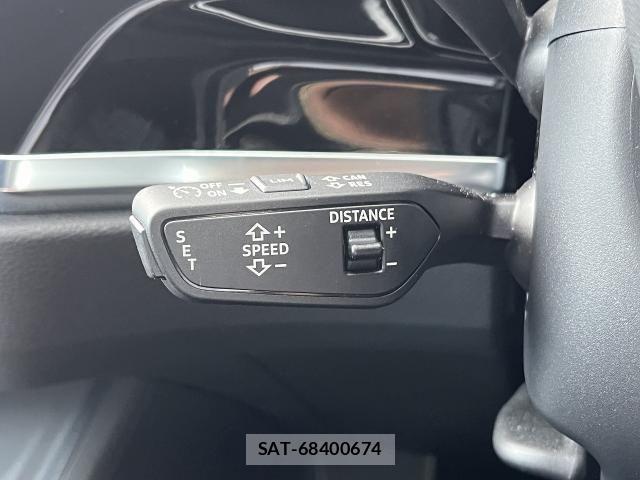 Audi Q3 2025-09 7215038-8