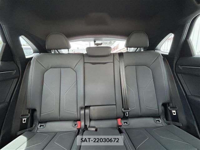 Audi Q3 2021-01 7325765-14