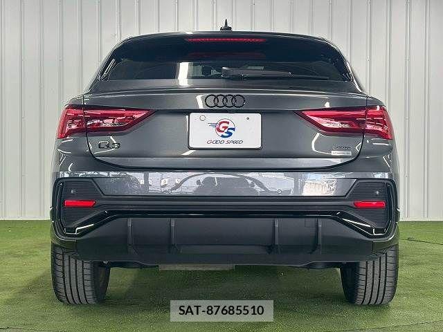Audi Q3 2022-12 7356890-13