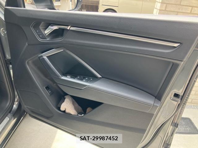 Audi Q3 2022-08 7499608-12