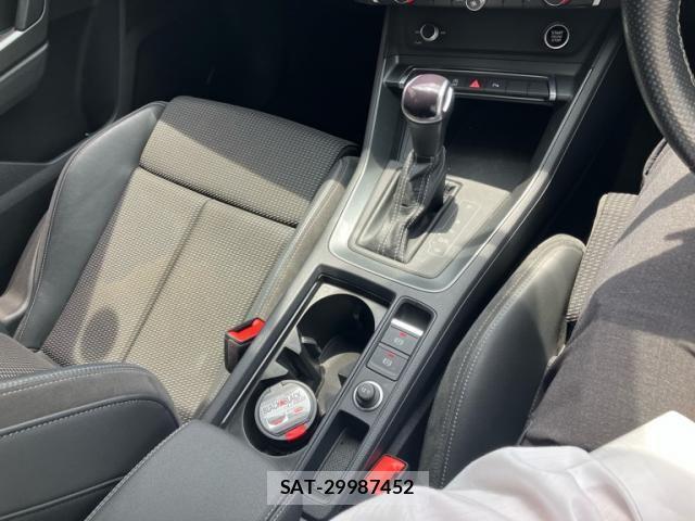 Audi Q3 2022-08 7499608-21