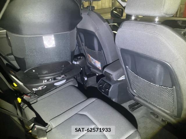 Audi Q3 2021-04 7615078-10