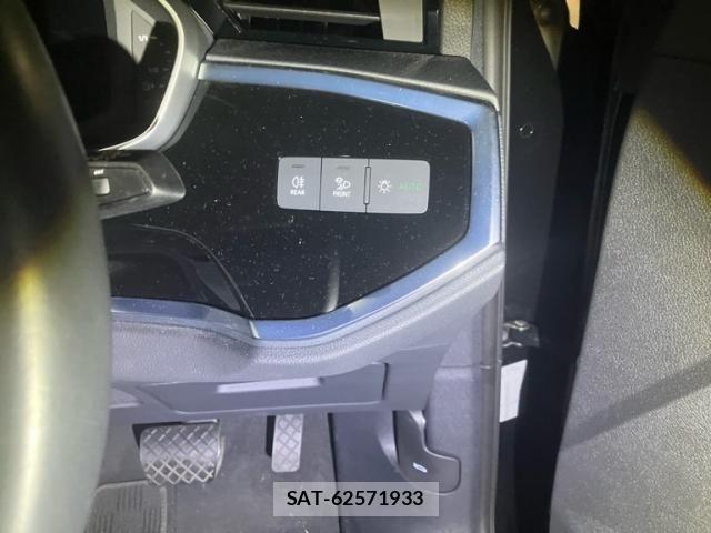Audi Q3 2021-04 7615078-13