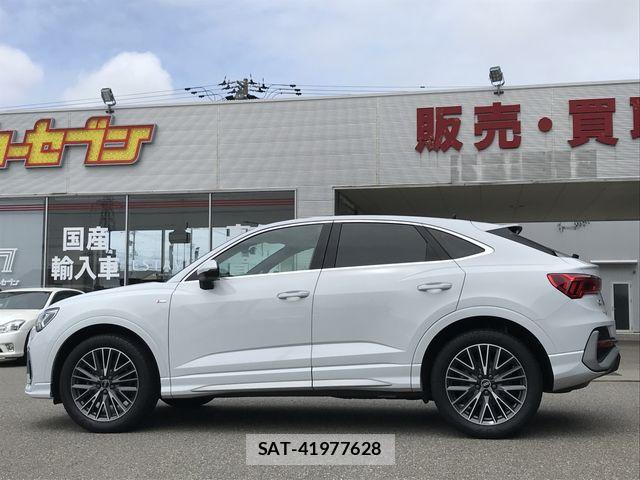 Audi Q3 2021-05 7720974-6