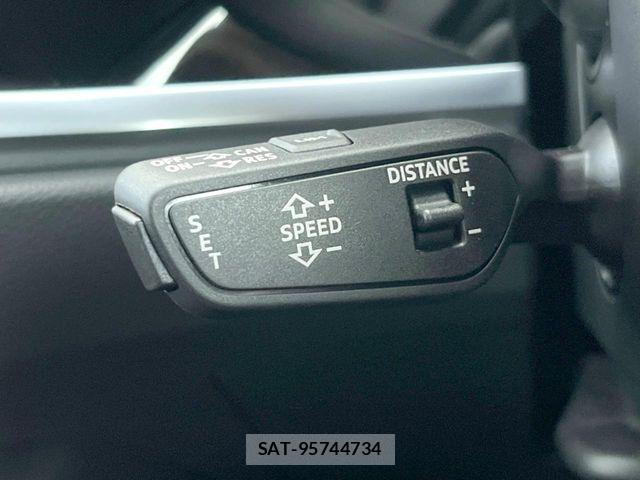 Audi Q3 2021-06 7720982-3