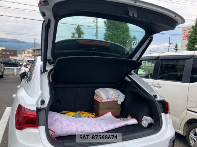 Audi Q3 2023-03 7875361-6