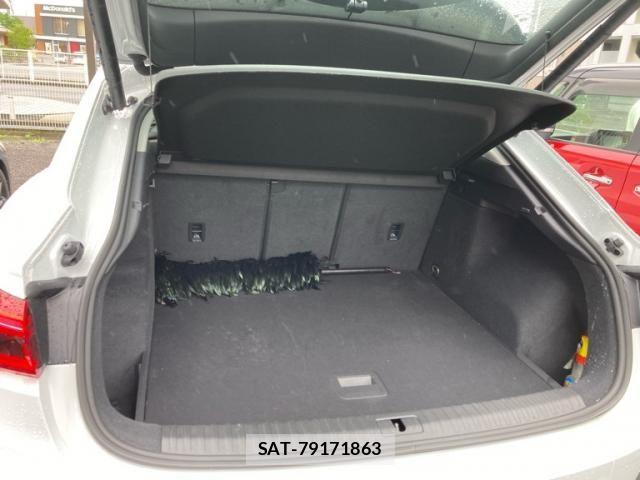 Audi Q3 2021-11 7875359-12