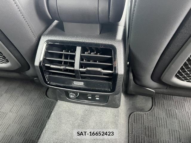 Audi Q3 2025-06 7902266-27