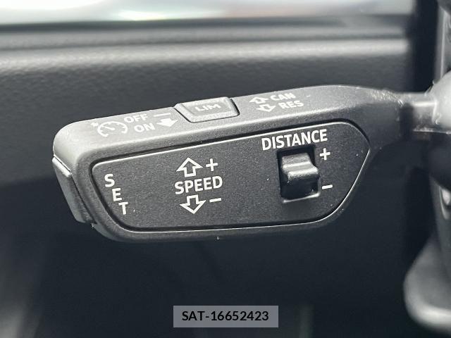 Audi Q3 2025-06 7902266-8