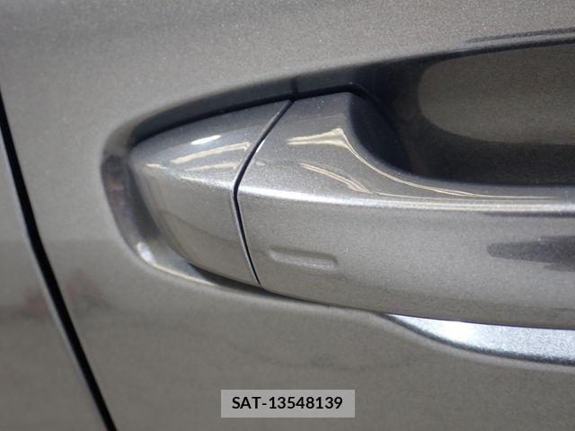 Audi Q3 2021-07 7960565-10
