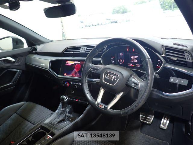 Audi Q3 2021-07 7960565-1