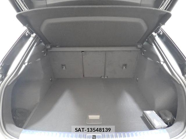 Audi Q3 2021-07 7960565-25