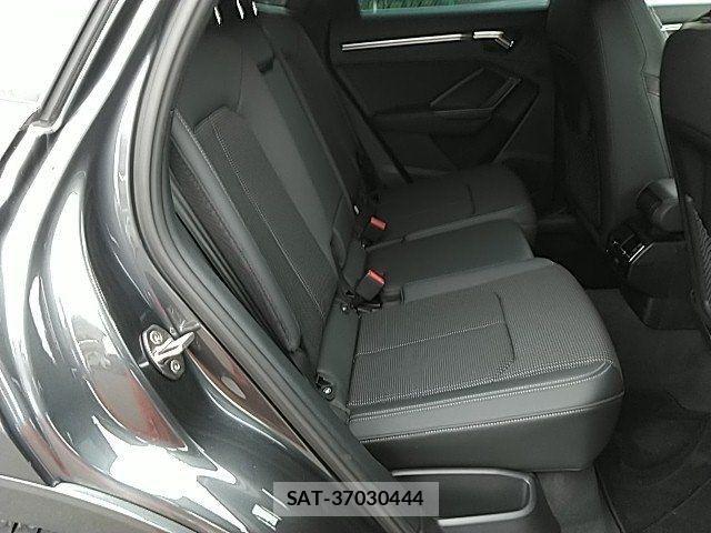 Audi Q3 2022-08 8072917-11