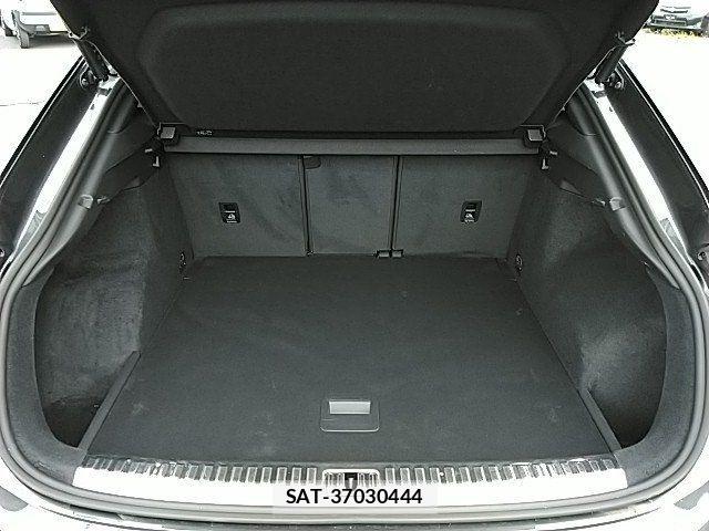 Audi Q3 2022-08 8072917-13