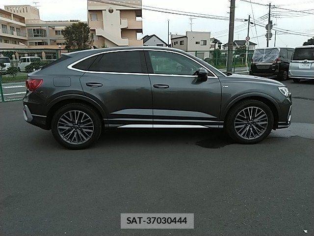 Audi Q3 2022-08 8072917-16