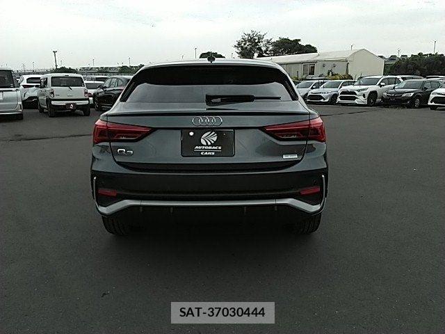 Audi Q3 2022-08 8072917-4