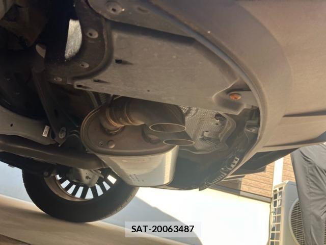 Audi Q3 2021-08 8098070-10