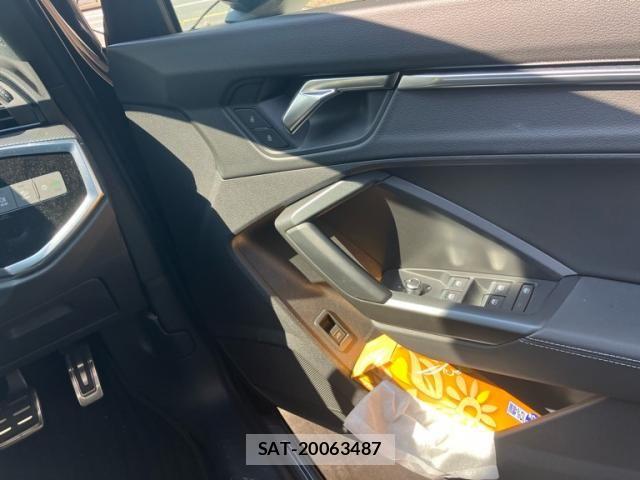Audi Q3 2021-08 8098070-12