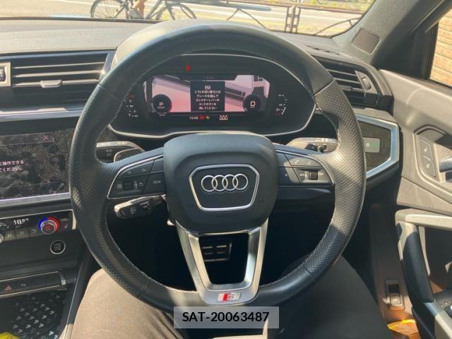 Audi Q3 2021-08 8098070-15