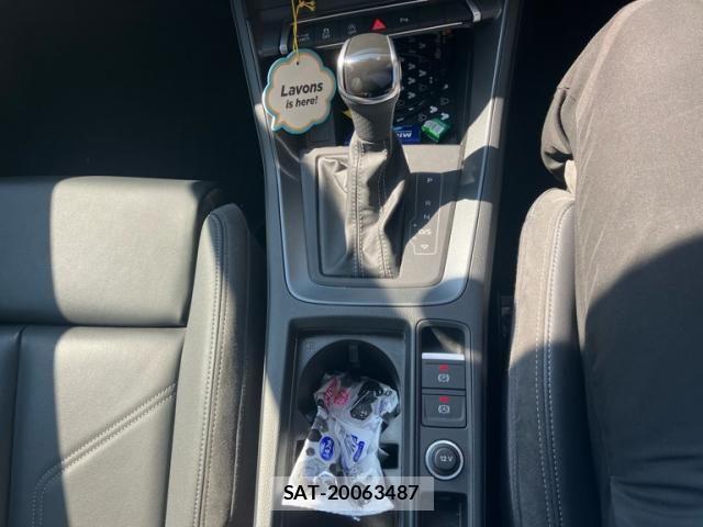 Audi Q3 2021-08 8098070-24