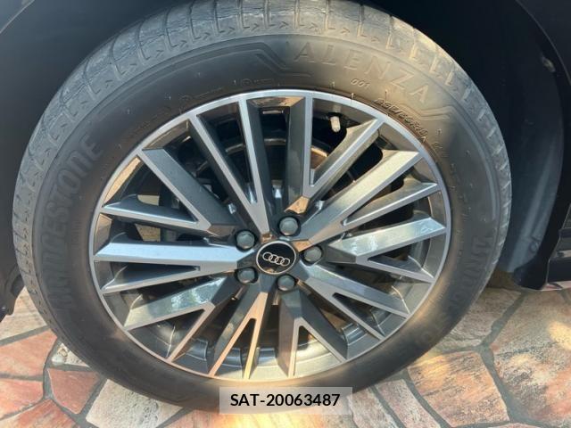 Audi Q3 2021-08 8098070-6