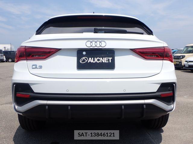 Audi Q3 2020-10 8157984-9