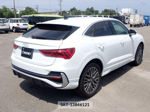 Audi Q3 2020-10 8157984-10