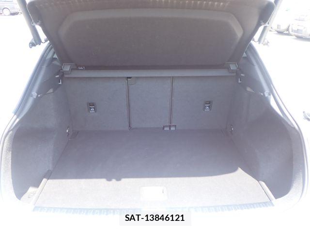 Audi Q3 2020-10 8157984-24